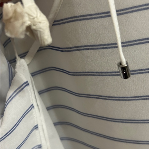 NWT White House Black Market Blue and White Striped Top. Size Medium - Picture 6 of 6